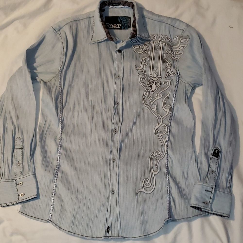 Roar Button‎ Up LS Shirt Lt. Blue Embroidered Med